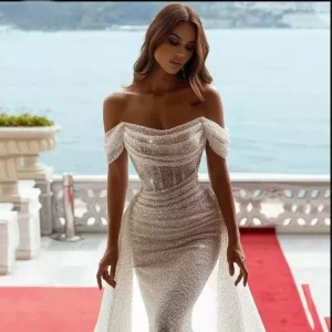 Abiti da sposa a sirena aderenti sexy con glitter e spalle scoperte senza maniche Boho Abiti da sposa con strascico lucido 2022