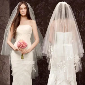 Velo da sposa elegante con applicazioni in pizzo fatto a mano