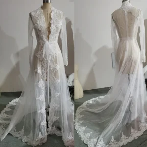 Giacca da sposa a velo con Applicazioni a Maniche Lunghe, Coda Lunga, Cappotti, Coprispalle e Mantelle in Pizzo e Tulle